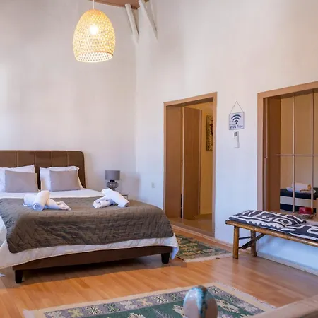 George&michael Traditional House Apartman