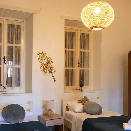 George&michael Traditional House Apartman Rhodes City