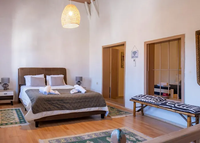 George&michael Traditional House Apartament