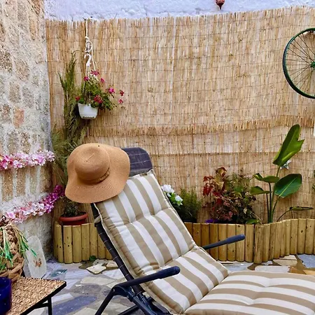 Daire George&michael Traditional House